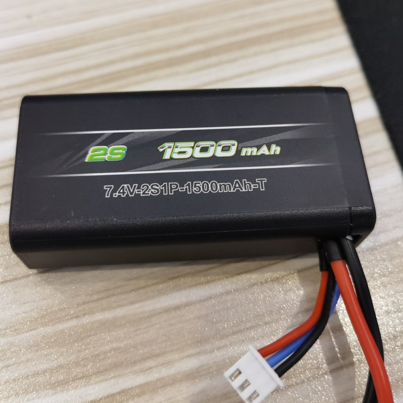 DEERC H16R RC Car 7.4V lithium battery